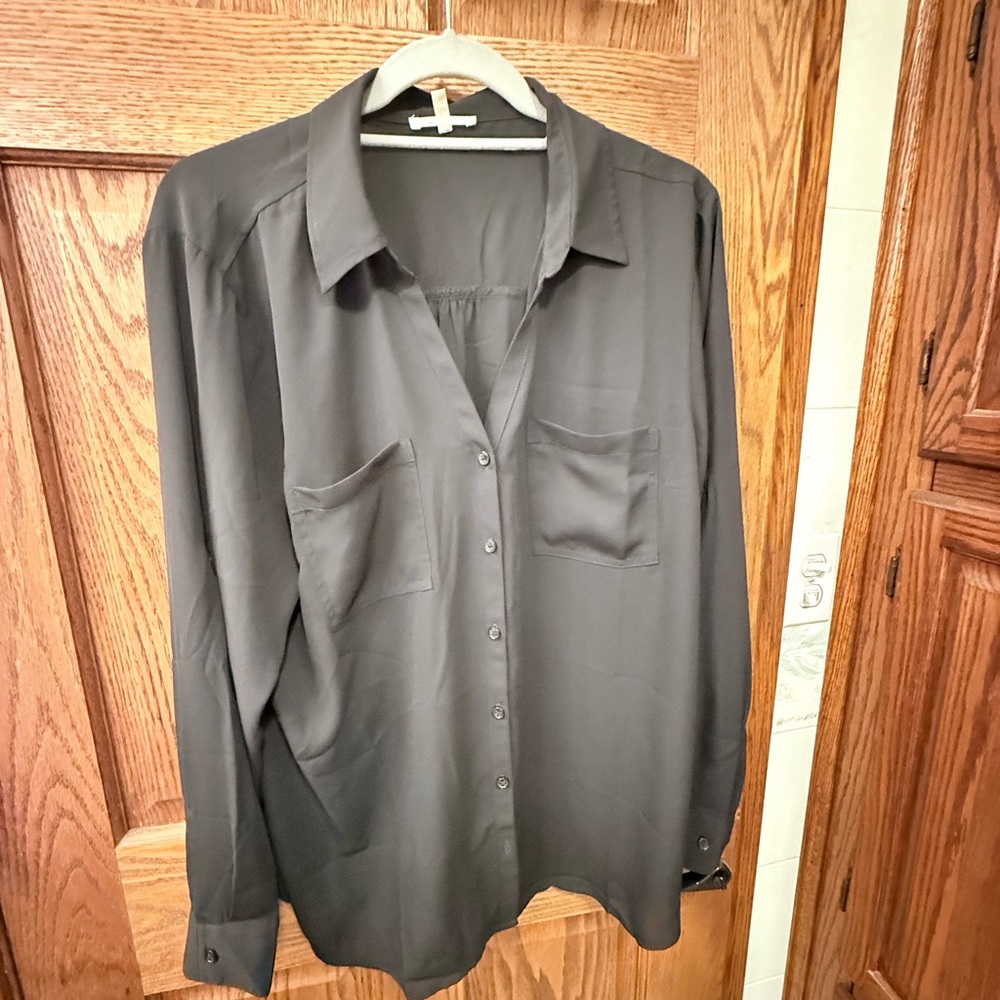 Maurices Charcoal Casual Button-Down Shirt